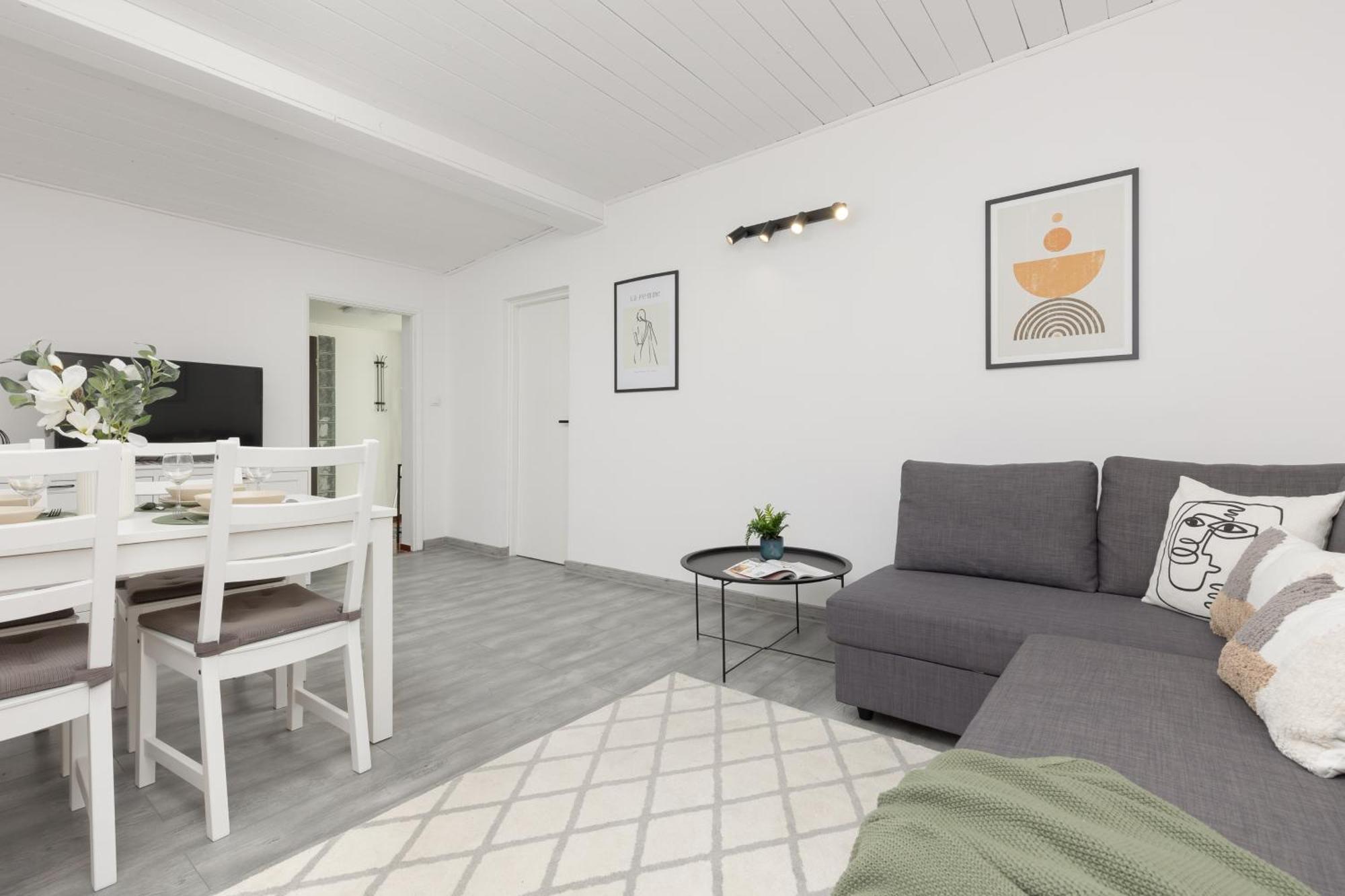 Metro Plac Wilsona Apartments Mickiewicza By Noclegi Renters Warsaw Exterior photo